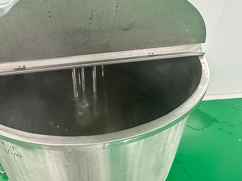 Factory-produced rock candy sticks for importers and wholesale distributors